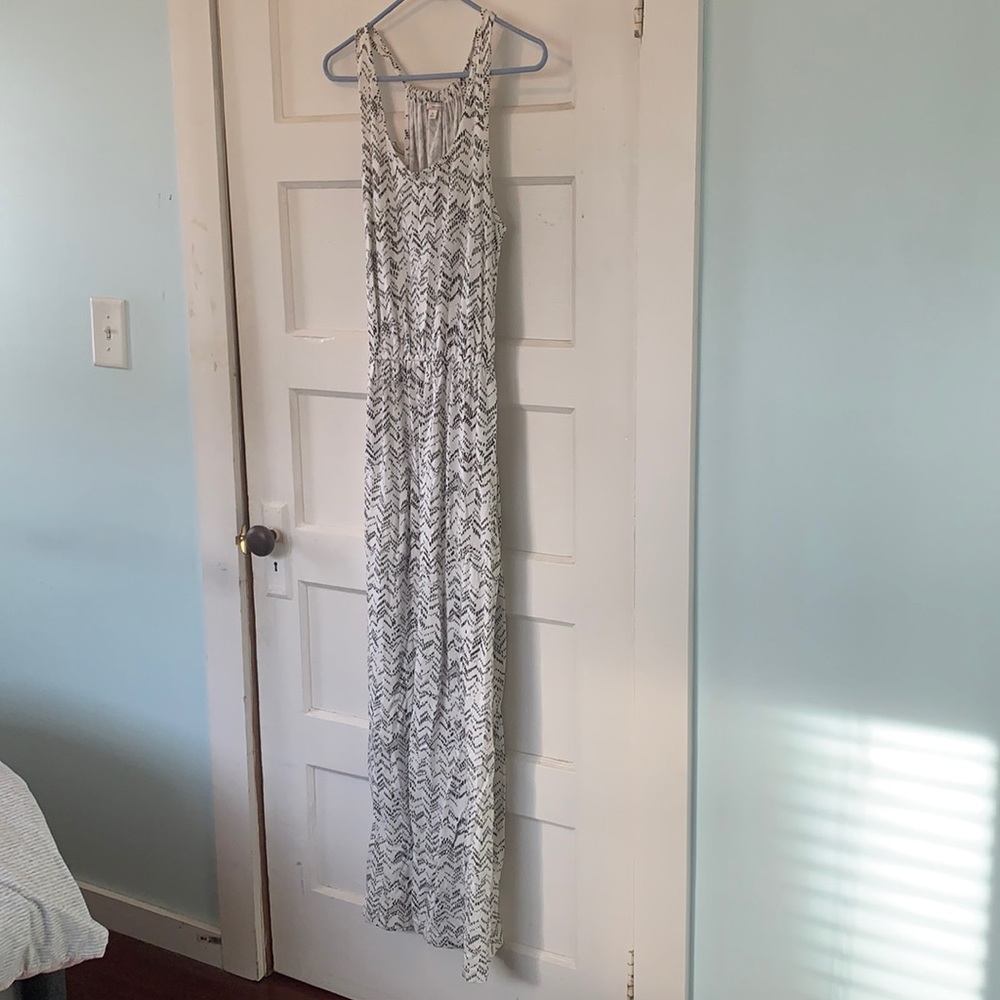 Black and white gap maxi dress